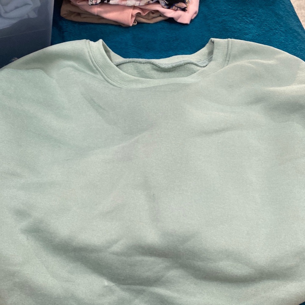 Cropped Green Sweatshirt